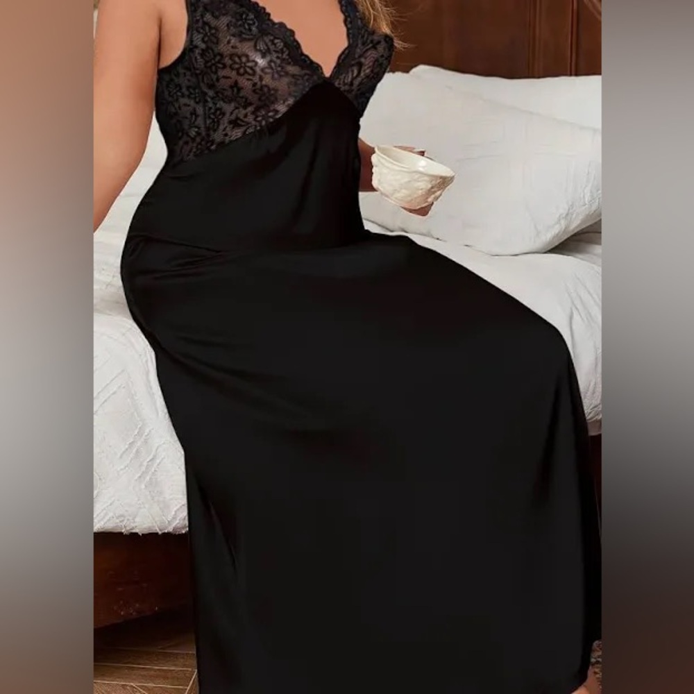 Set of 3 lace nightgowns size large - Picture 2 of 3